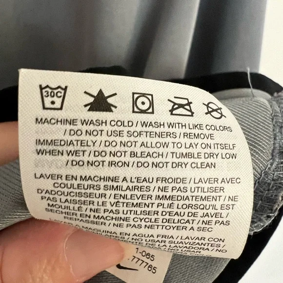 ⭐️ Nike Sweater Men Adult Gray Black Full Zip Sweatshirt Athletic Logo Size L - Picture 5 of 5